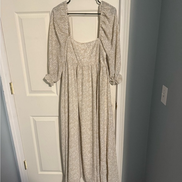 Storia Cream Floral Long Sleeve Dress - Picture 2 of 4